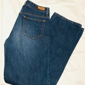 Straight leg jeans high waisted